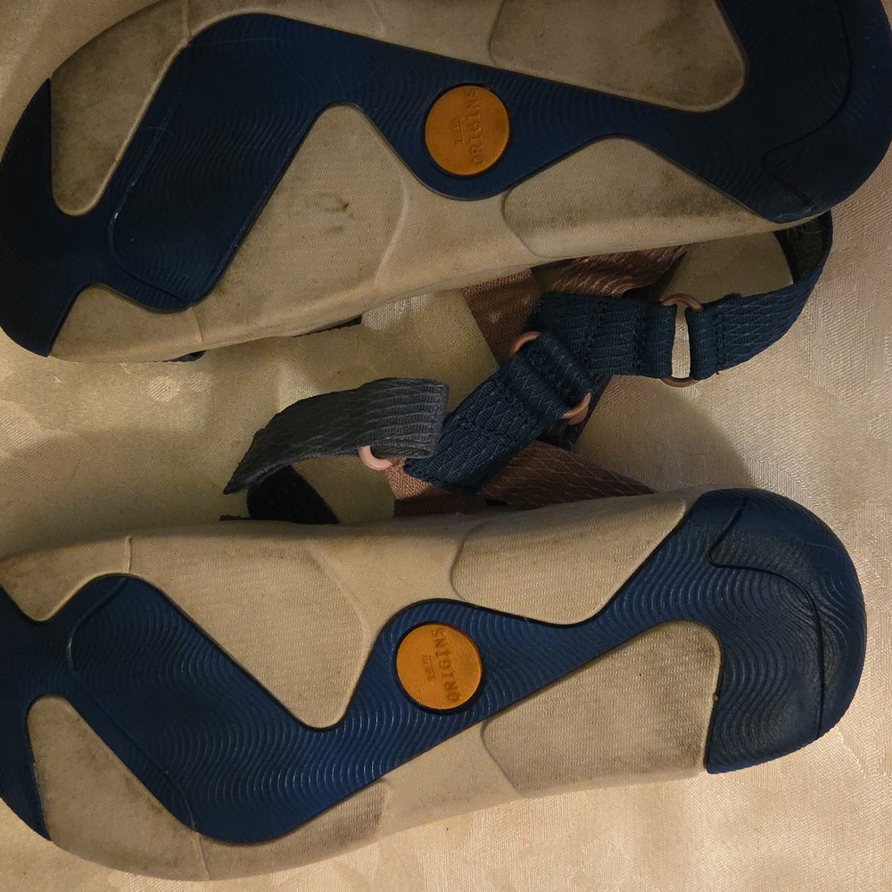 Earth Origins Sandals - Picture 3 of 5